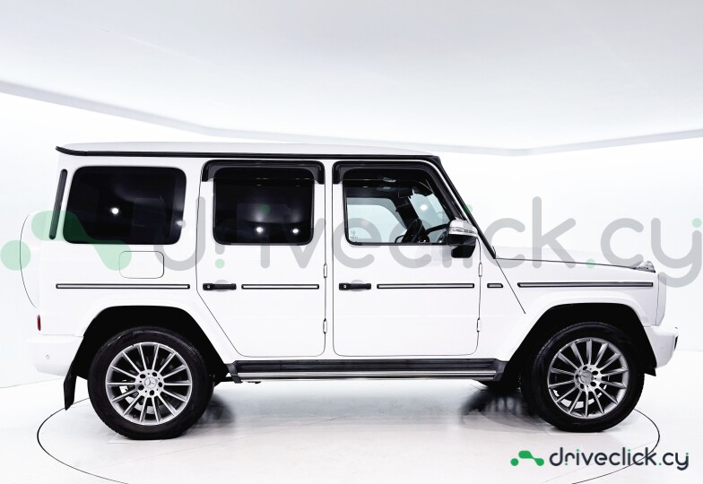 Mercedes G-class White