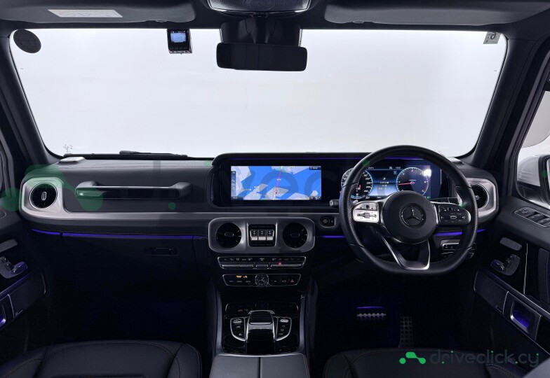 Mercedes G-class White