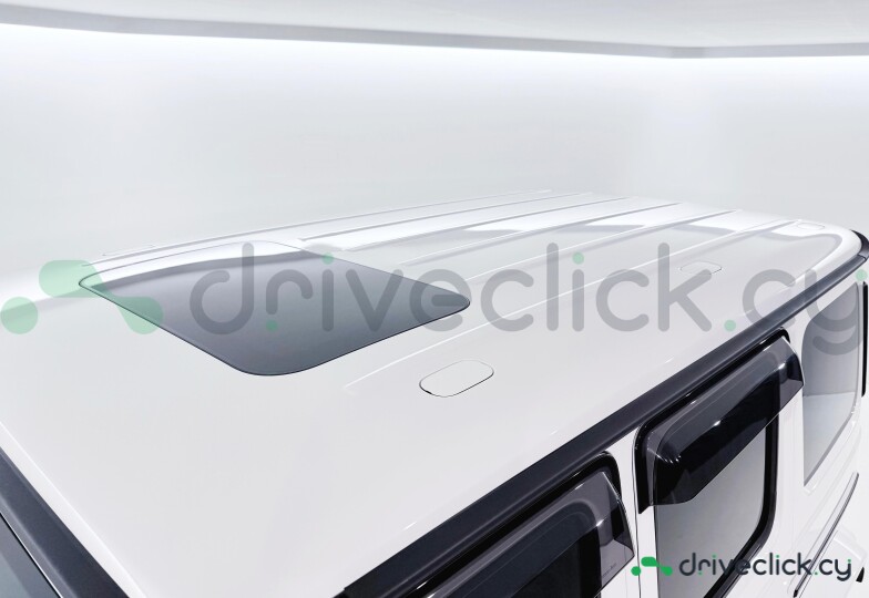 Mercedes G-class White