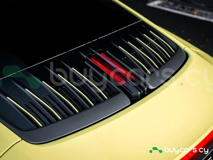 Porsche 911 Yellow
