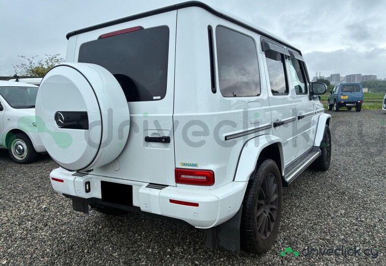 Mercedes G-class White