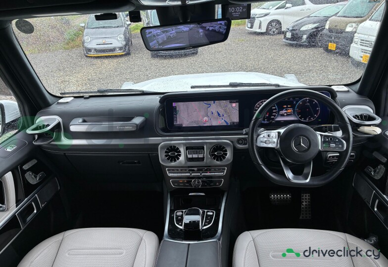 Mercedes G-class White