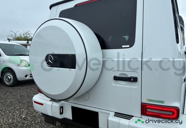 Mercedes G-class White