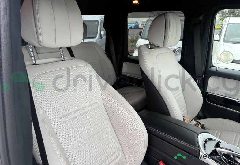 Mercedes G-class White