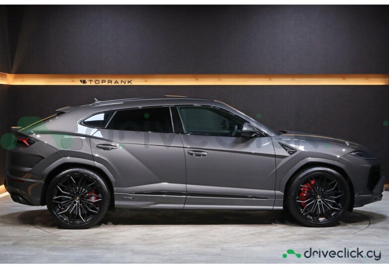 Lamborghini Urus Grey