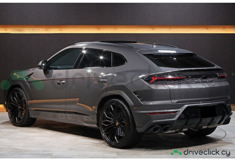Lamborghini Urus Grey