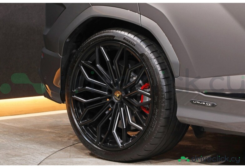 Lamborghini Urus Grey