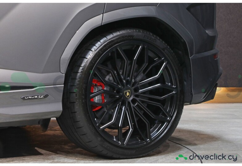 Lamborghini Urus Grey