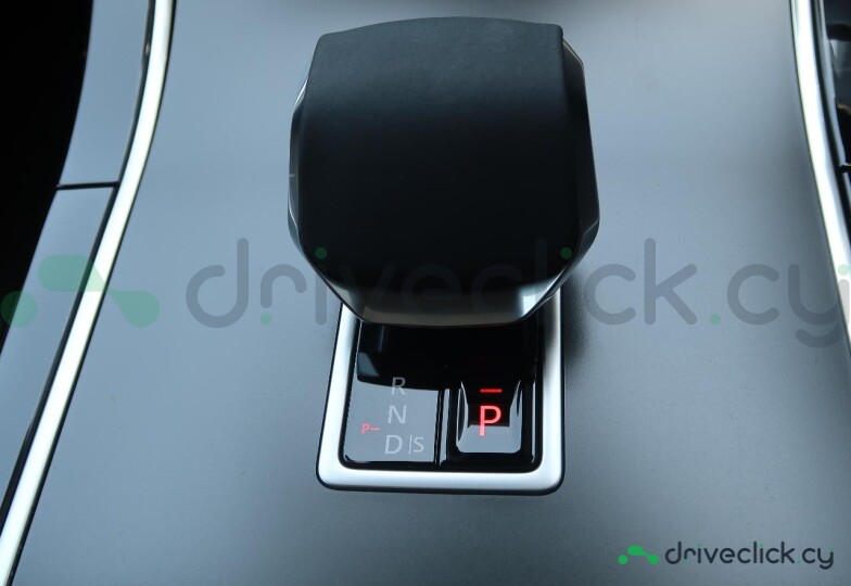 Land Rover Range Rover Velar Grey
