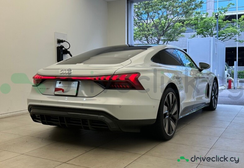 Audi e-tron GT White