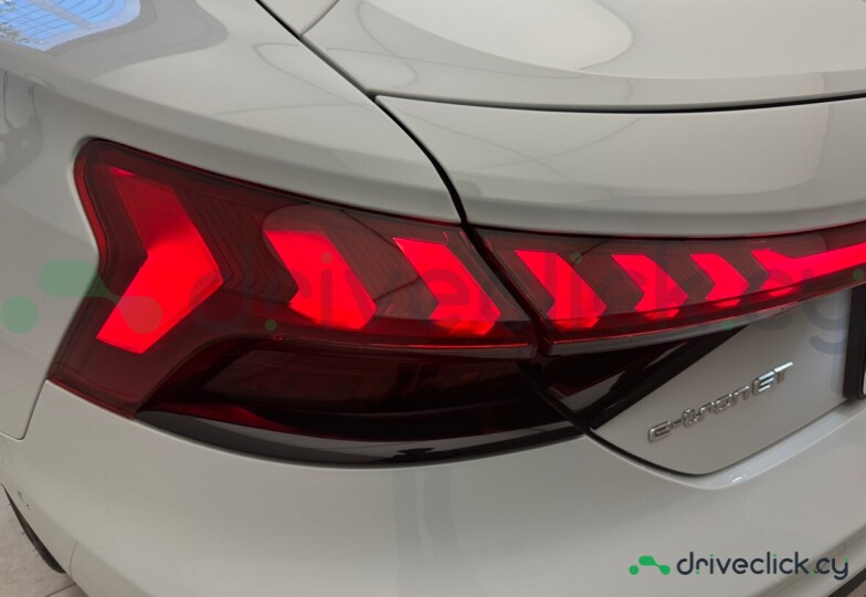 Audi e-tron GT White