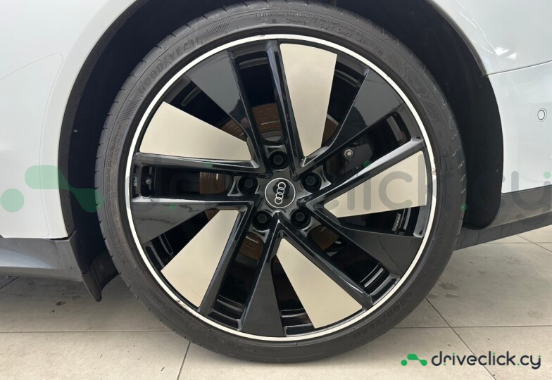 Audi e-tron GT White