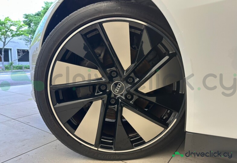 Audi e-tron GT White