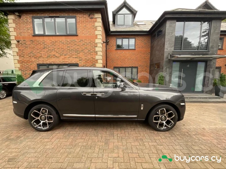 Rolls-Royce Cullinan Grey