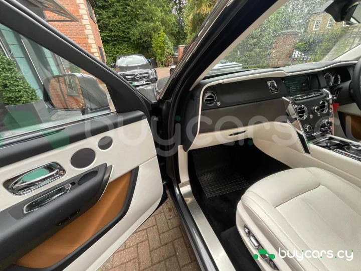 Rolls-Royce Cullinan Grey