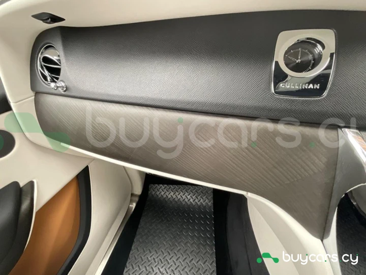 Rolls-Royce Cullinan Grey