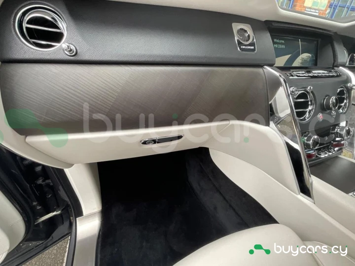 Rolls-Royce Cullinan Grey