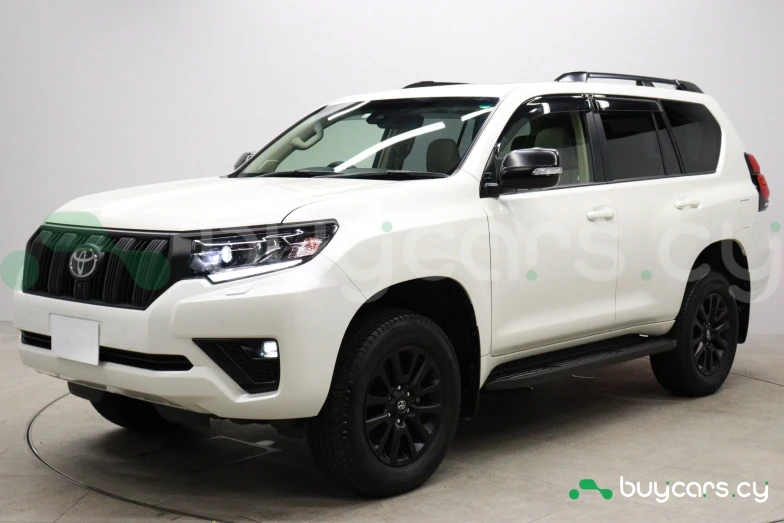 Toyota Land Cruiser Prado Белый