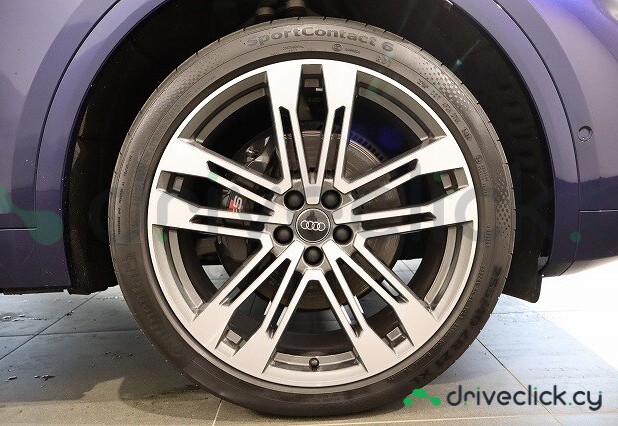 Audi SQ5 Blue