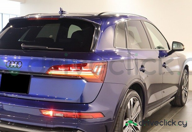 Audi SQ5 Blue