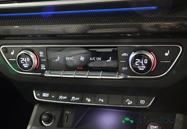 Audi SQ5 Blue