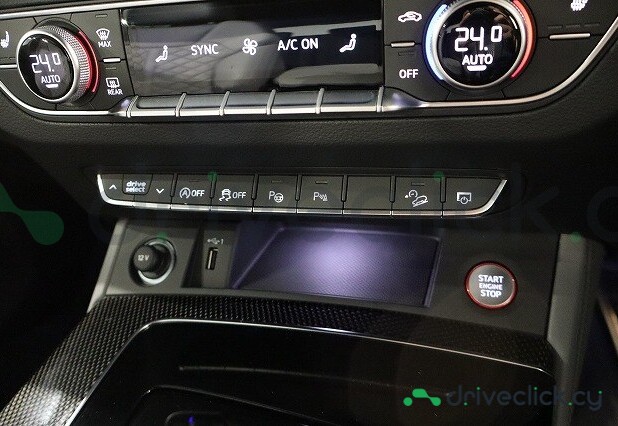 Audi SQ5 Blue