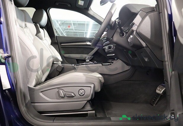 Audi SQ5 Blue