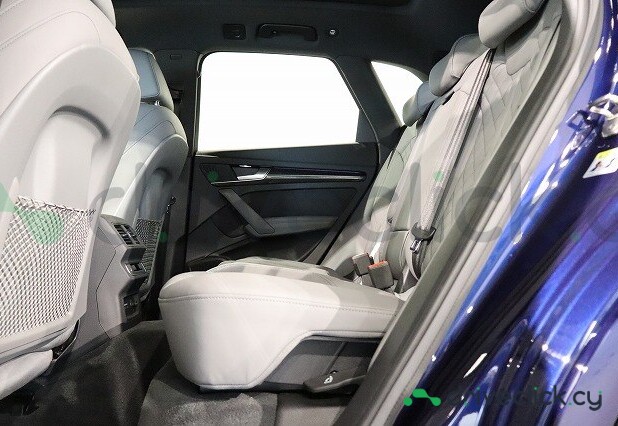 Audi SQ5 Blue