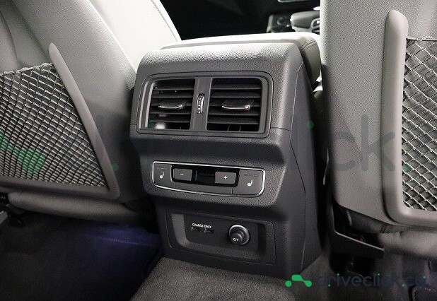 Audi SQ5 Blue