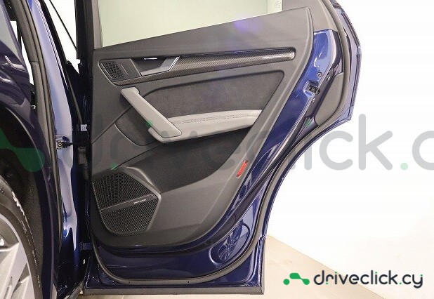 Audi SQ5 Blue
