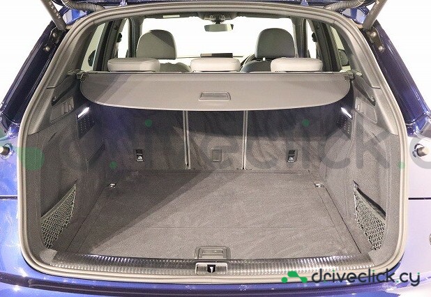 Audi SQ5 Blue
