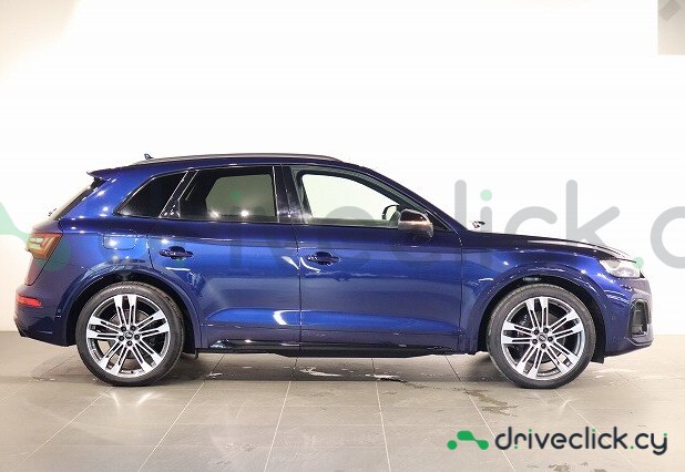 Audi SQ5 Blue