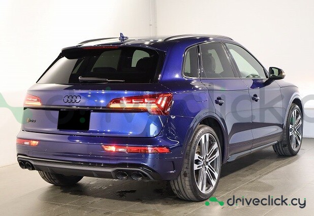 Audi SQ5 Blue