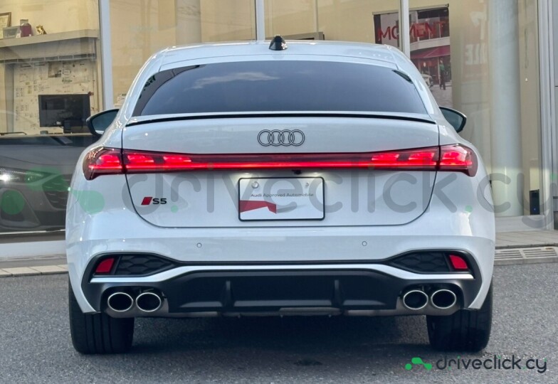 Audi S5 White