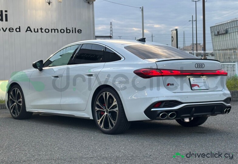 Audi S5 White