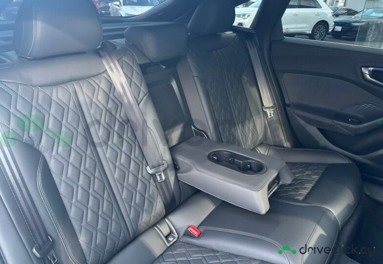 Audi S5 White