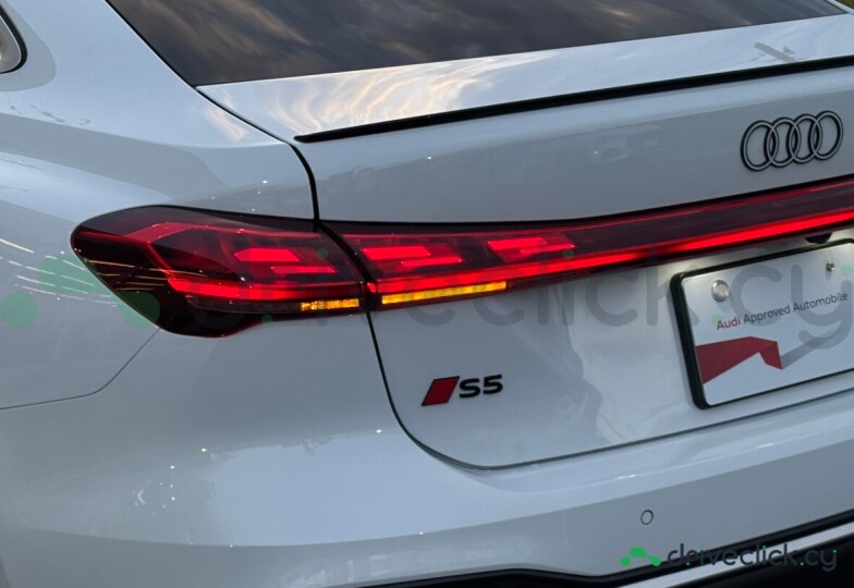Audi S5 White