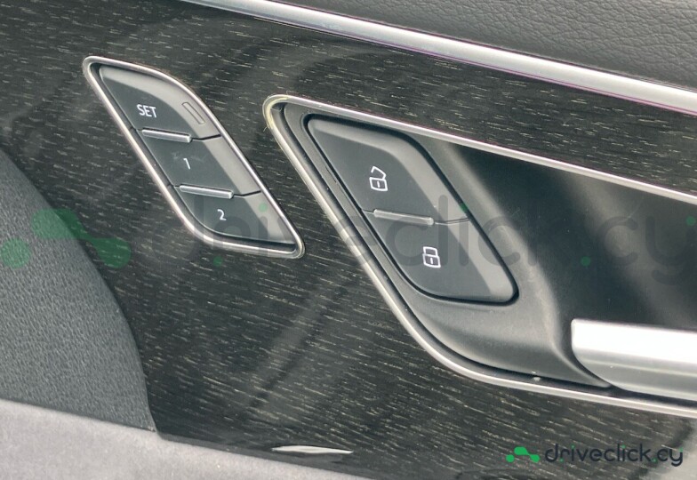 Audi Q8 White