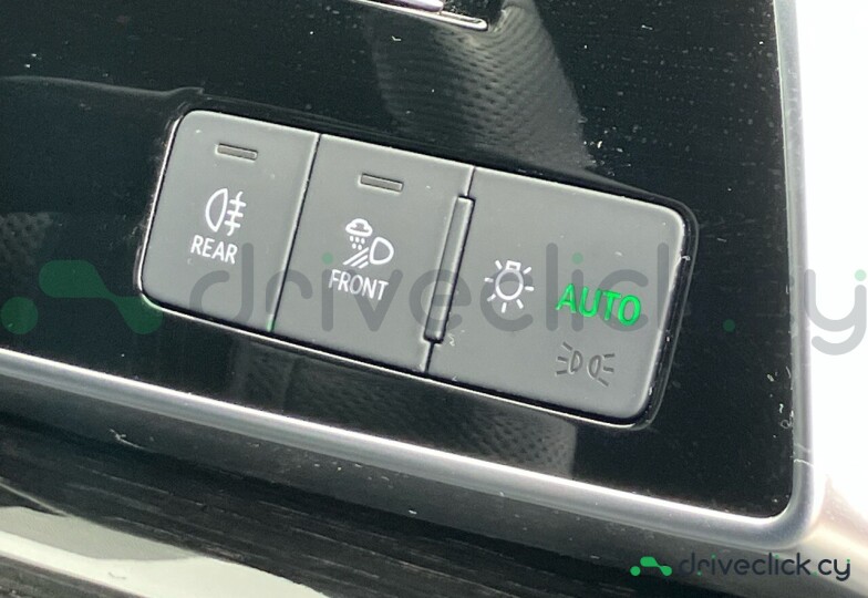 Audi Q8 White