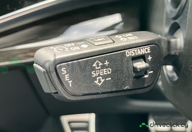 Audi Q8 White
