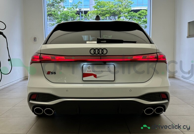 Audi S5 White