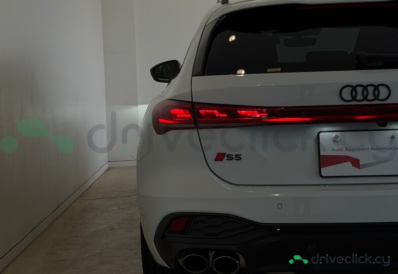 Audi S5 White