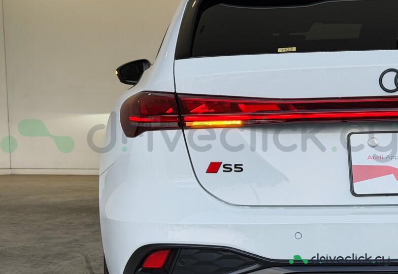 Audi S5 White