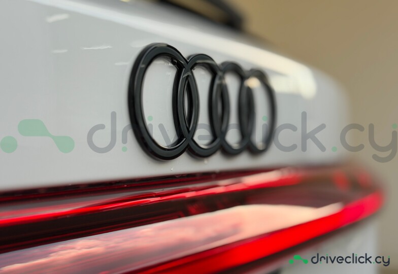 Audi S5 White