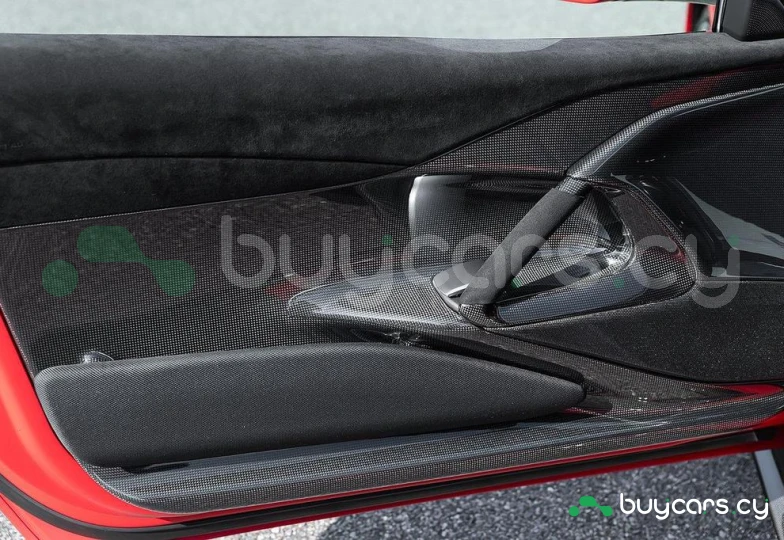 Ferrari 812 Красный