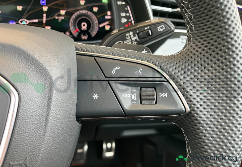 Audi SQ8 White