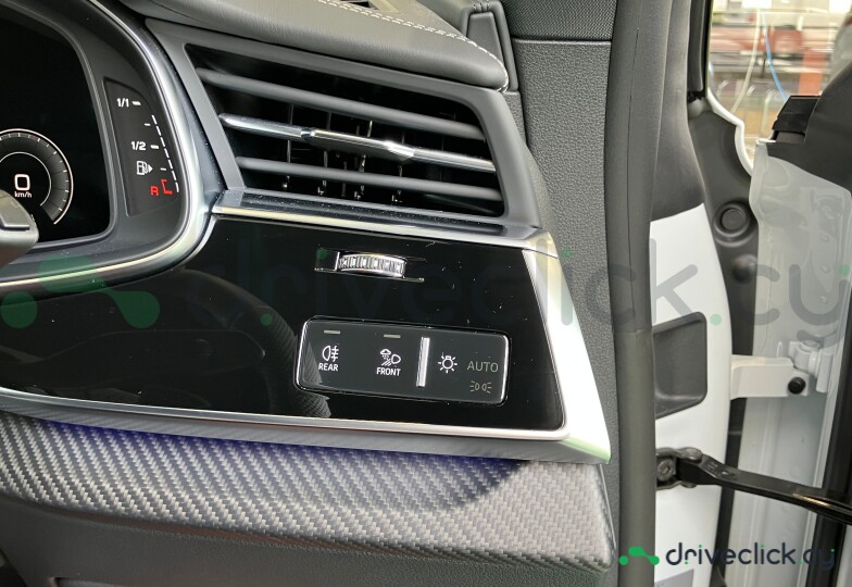 Audi SQ8 White