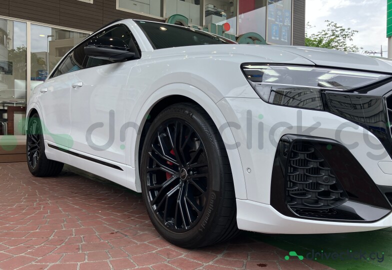 Audi SQ8 White