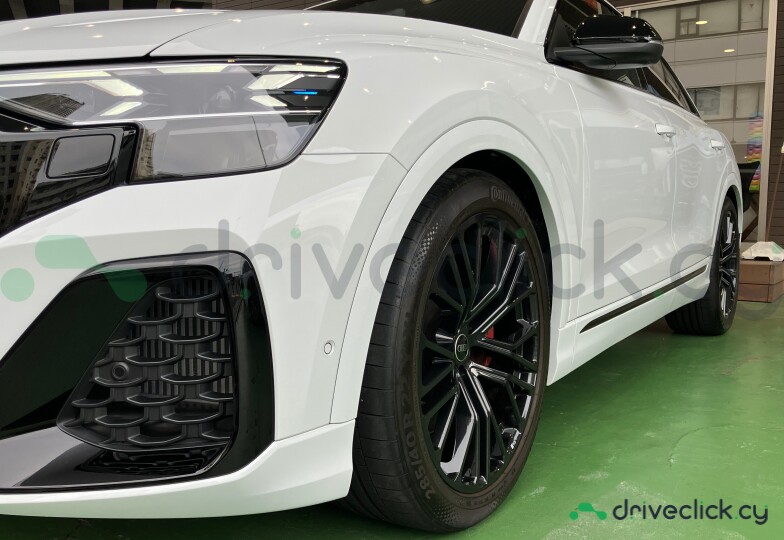 Audi SQ8 White
