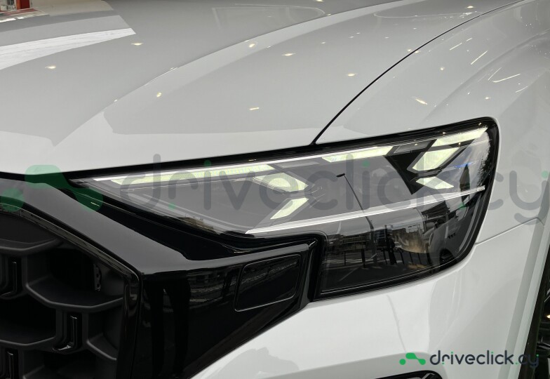 Audi SQ8 White